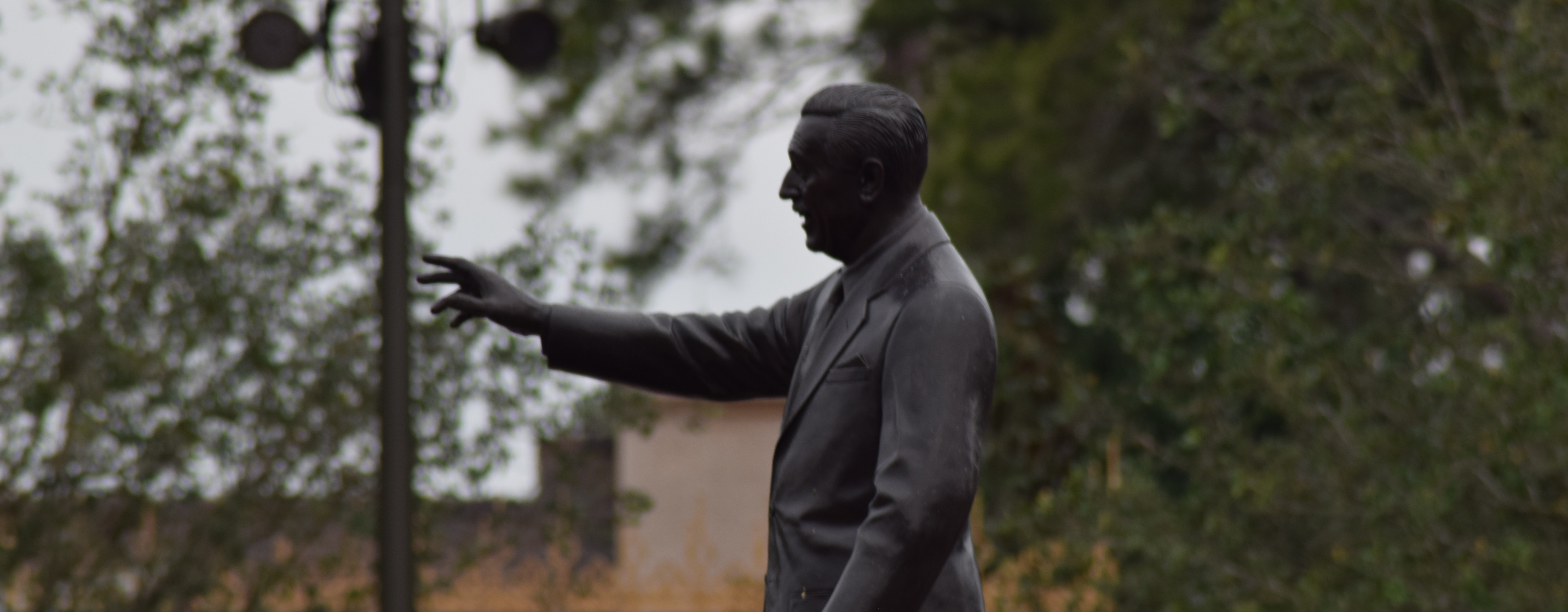 Walt wishing us good luck on not using FastPass+