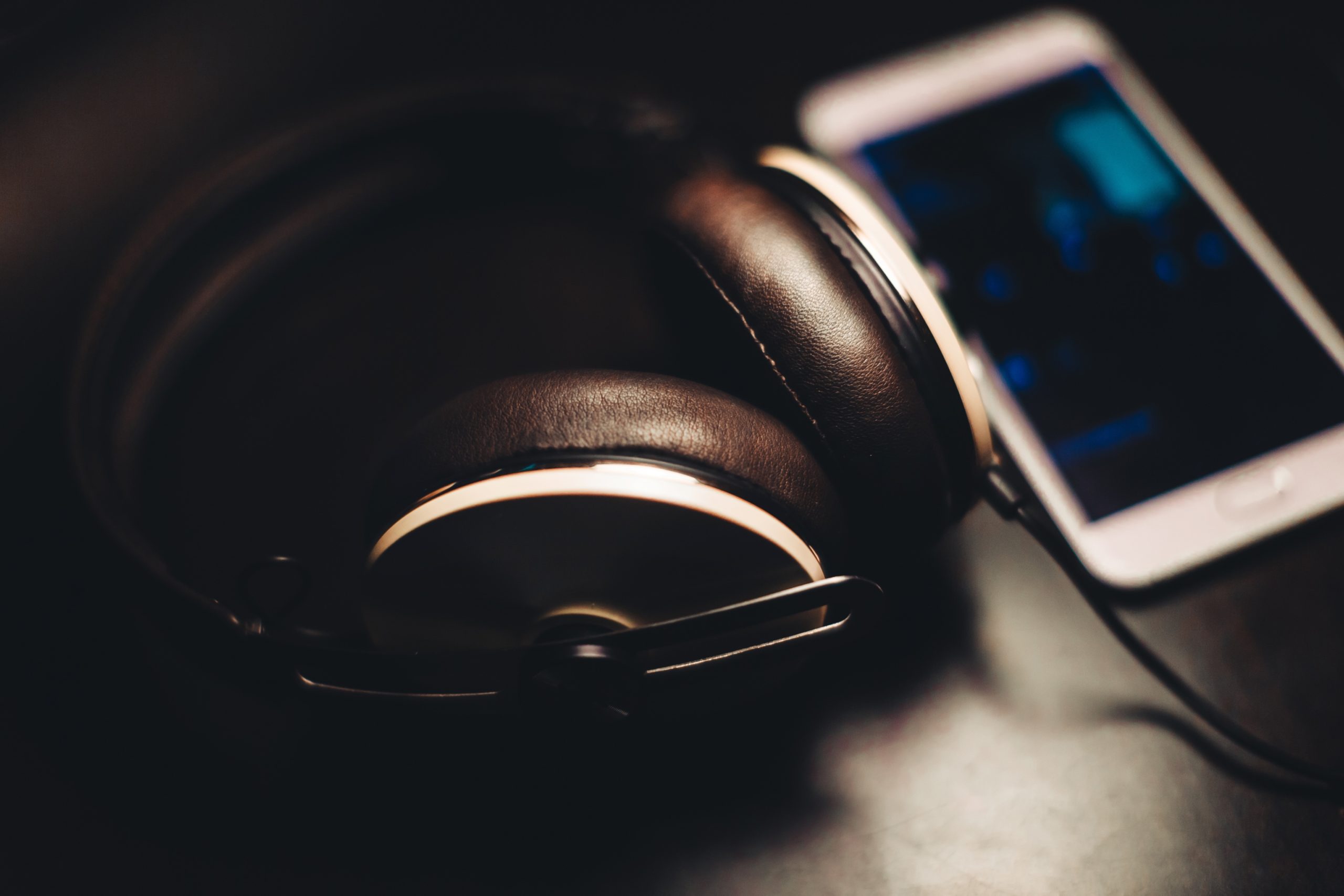 podcast headphones